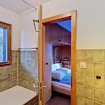 Iris I 023 - Confortable 8 Pers Apartment